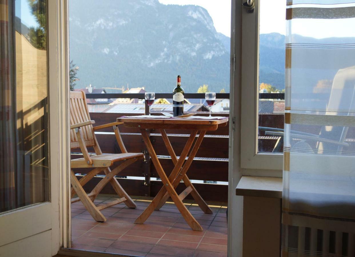 Sunny 1-Room Apartment Near Railway Station Garmisch-Partenkirchen Eksteriør bilde